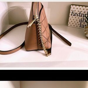 Michael Kors Jet Set Travel Medium Dome Crossbody